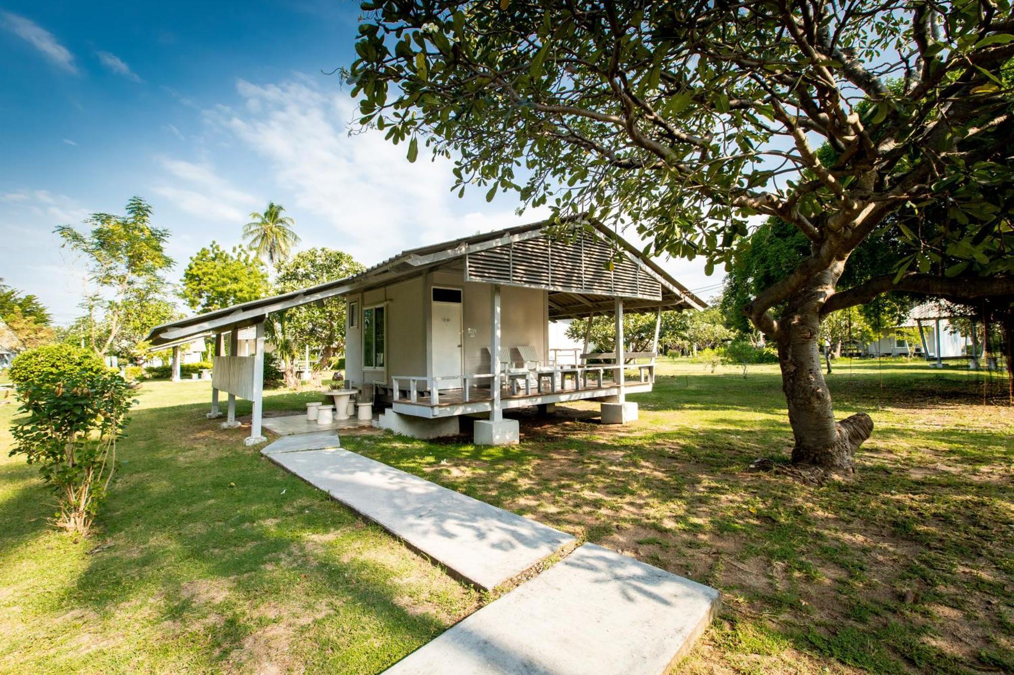 Bangsaen Heritage Hotel - SHA Plus Certified Eksteriør billede