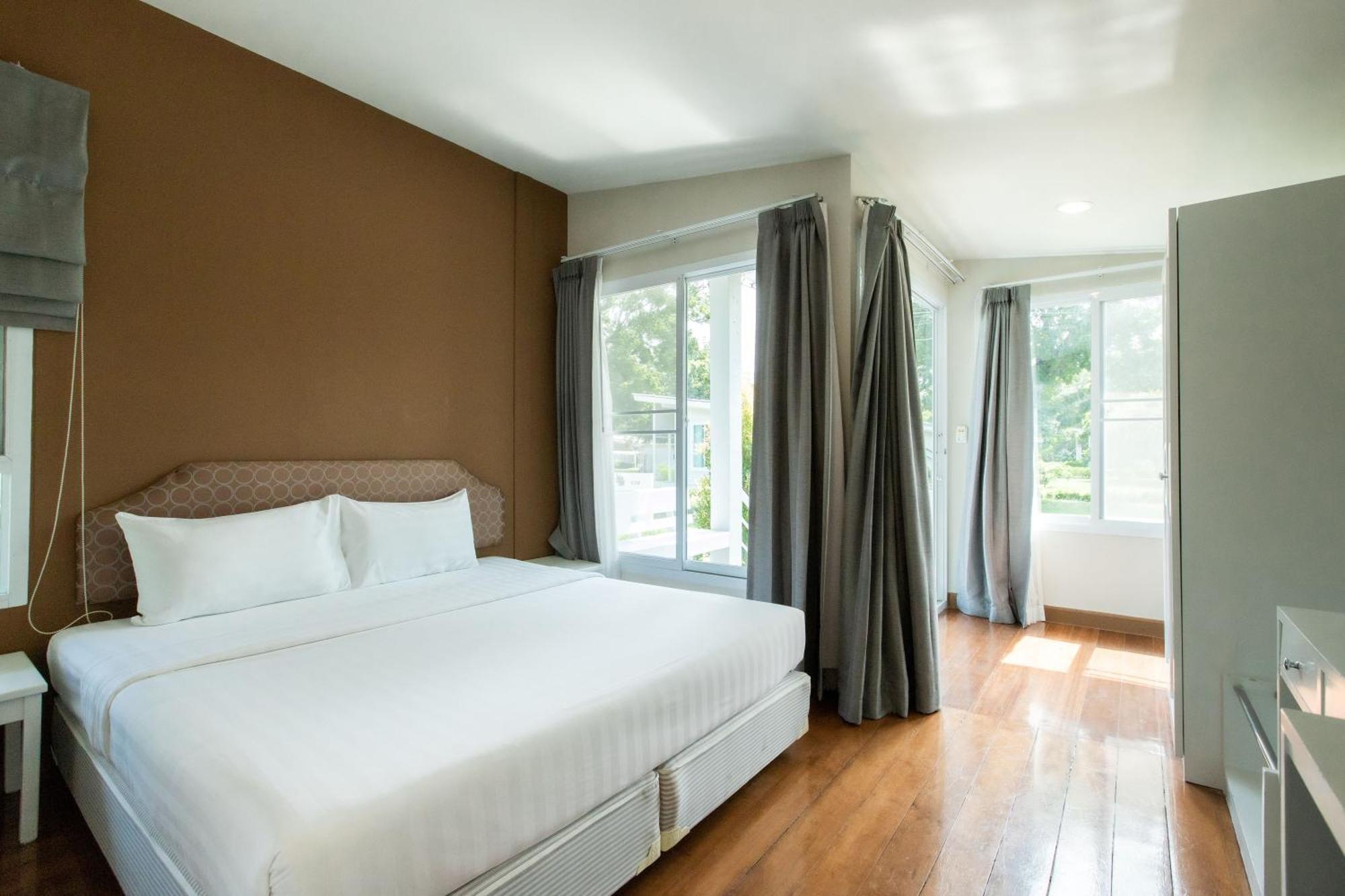 Bangsaen Heritage Hotel - SHA Plus Certified Værelse billede