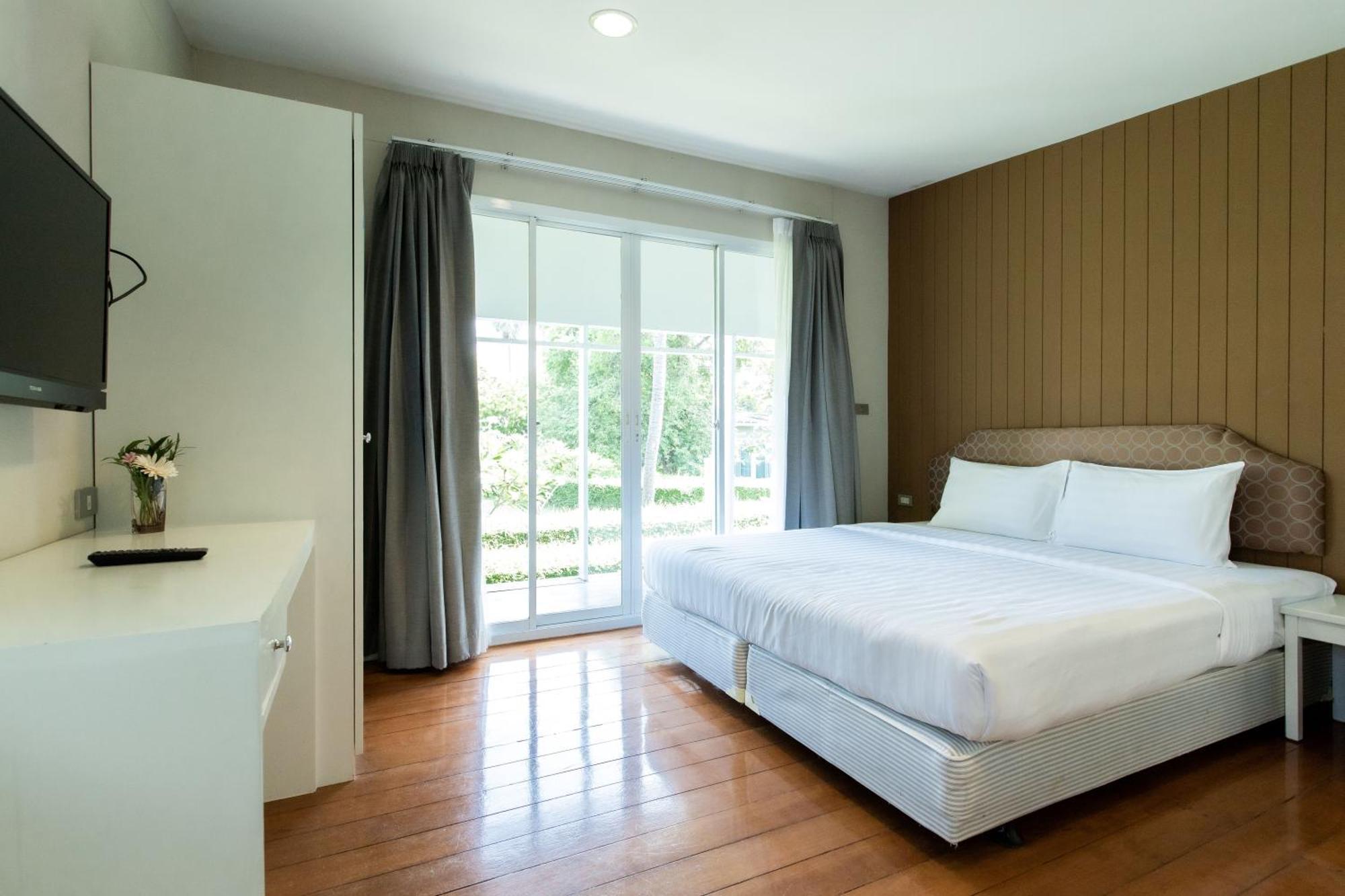 Bangsaen Heritage Hotel - SHA Plus Certified Værelse billede