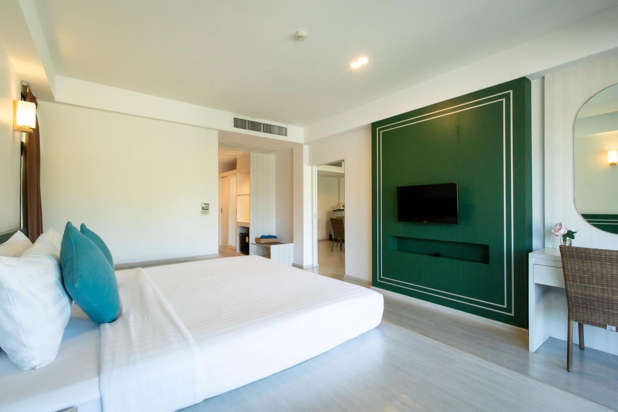 Bangsaen Heritage Hotel - SHA Plus Certified Værelse billede