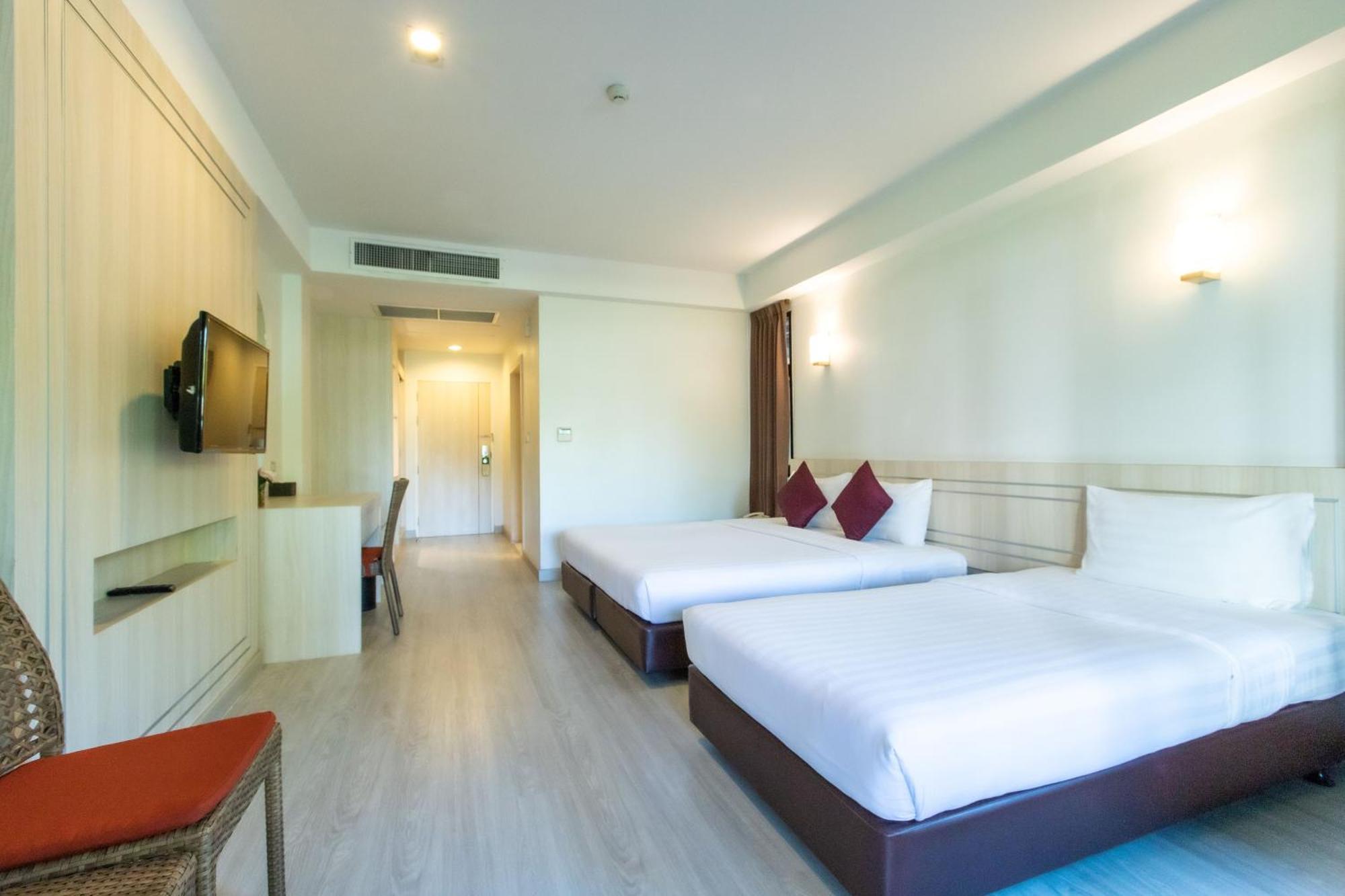 Bangsaen Heritage Hotel - SHA Plus Certified Værelse billede