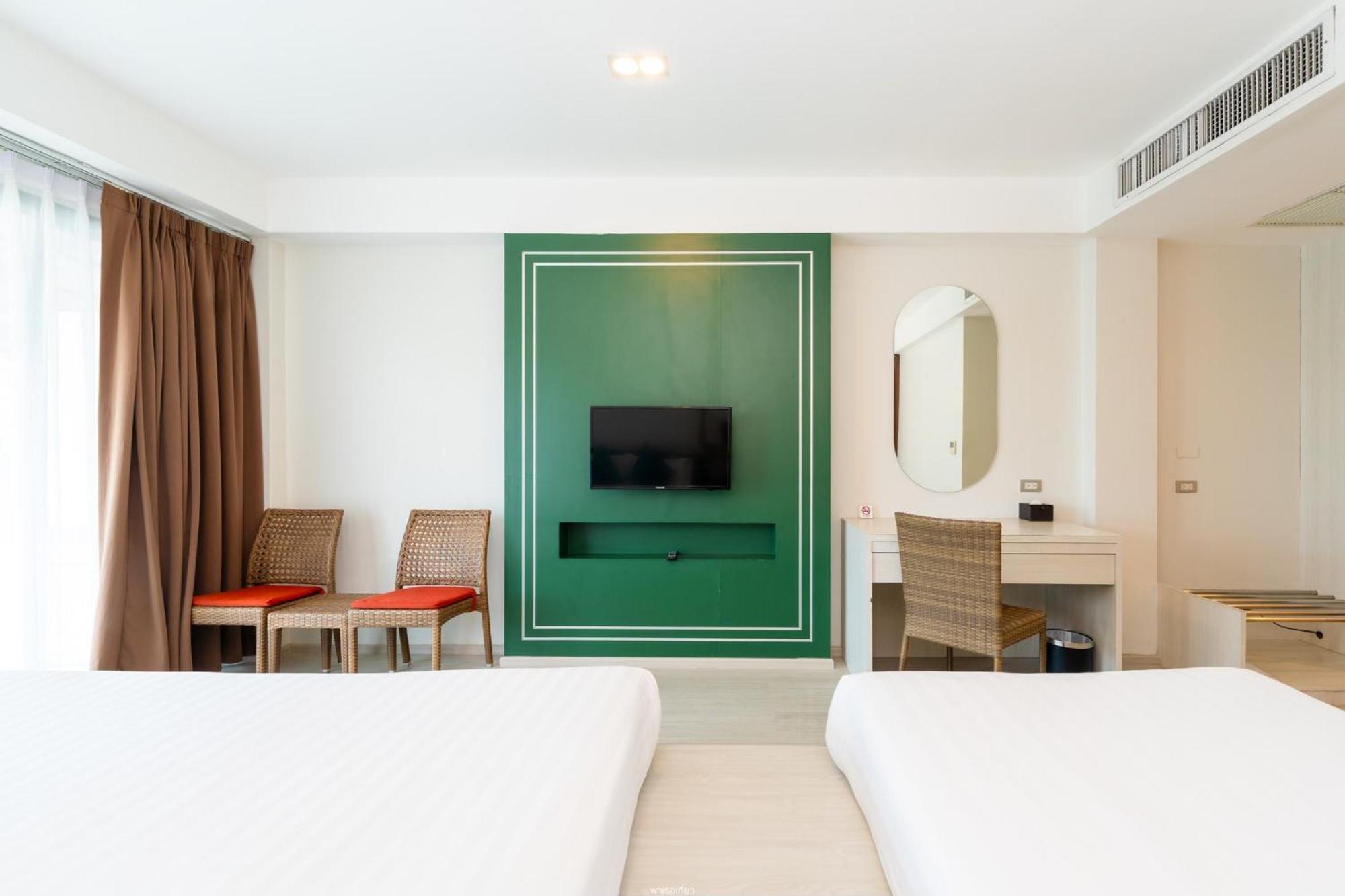 Bangsaen Heritage Hotel - SHA Plus Certified Værelse billede