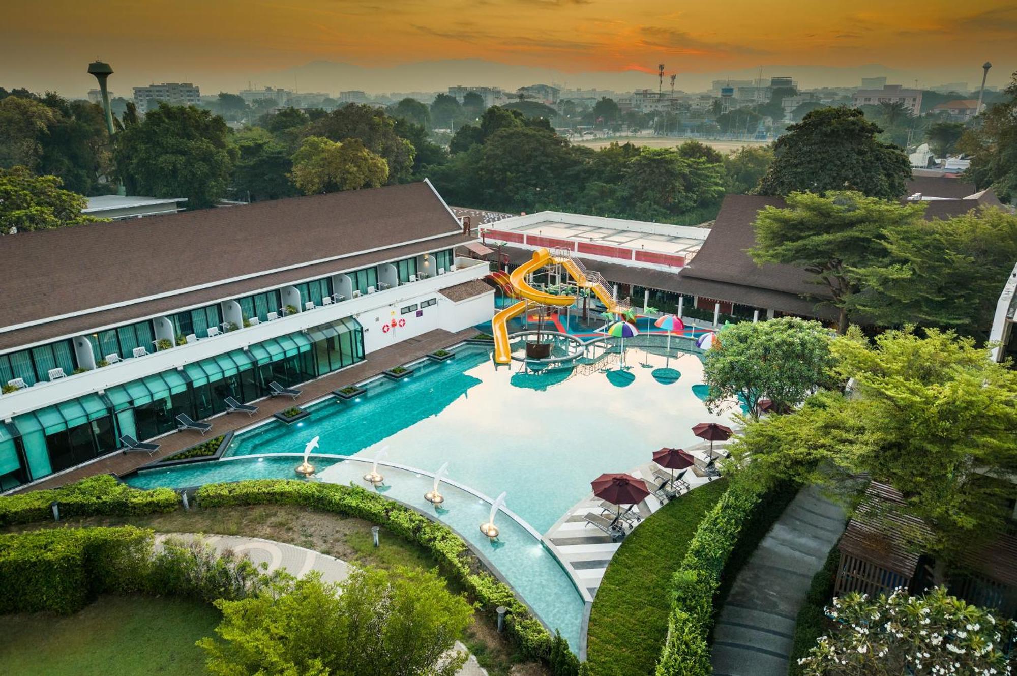 Bangsaen Heritage Hotel - SHA Plus Certified Eksteriør billede